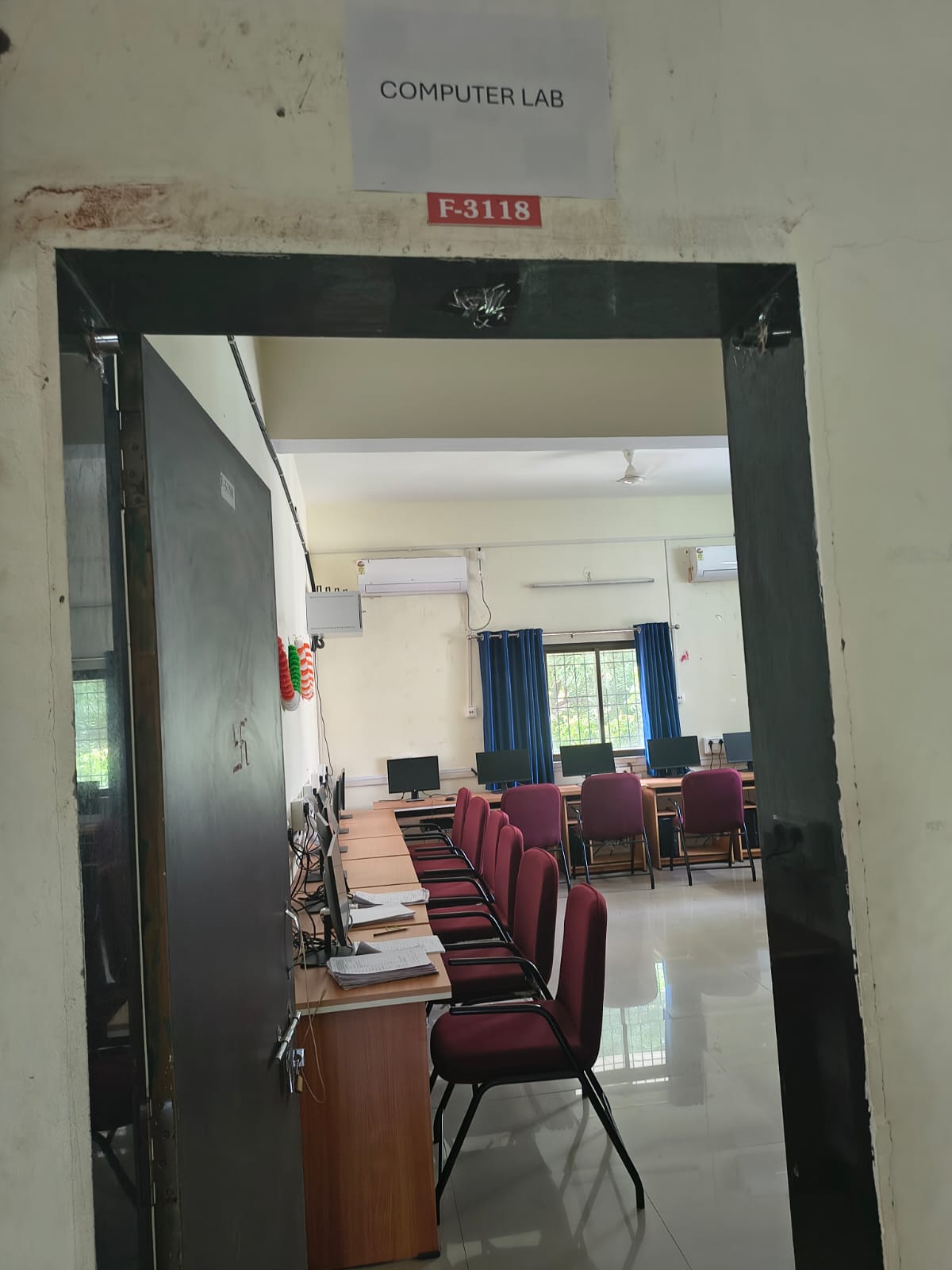 COMPUTER LAB