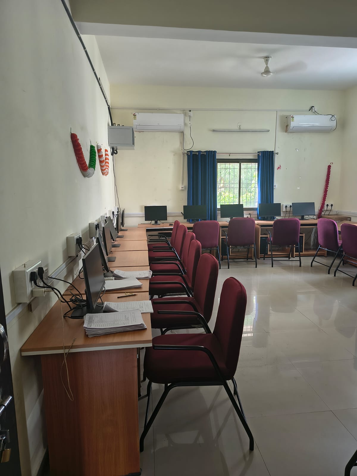 COMPUTER LAB