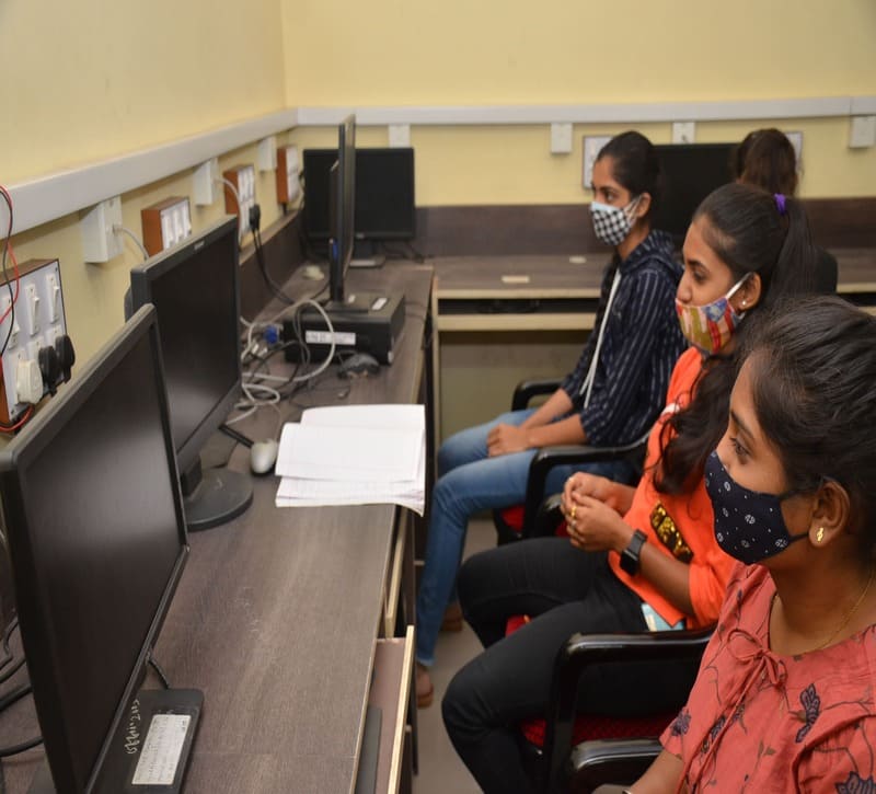 COMPUTER LAB