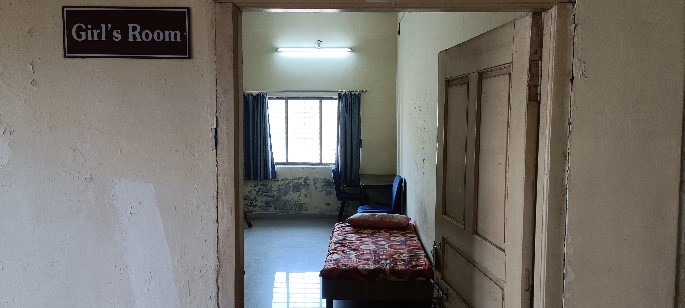 GIRLS ROOM