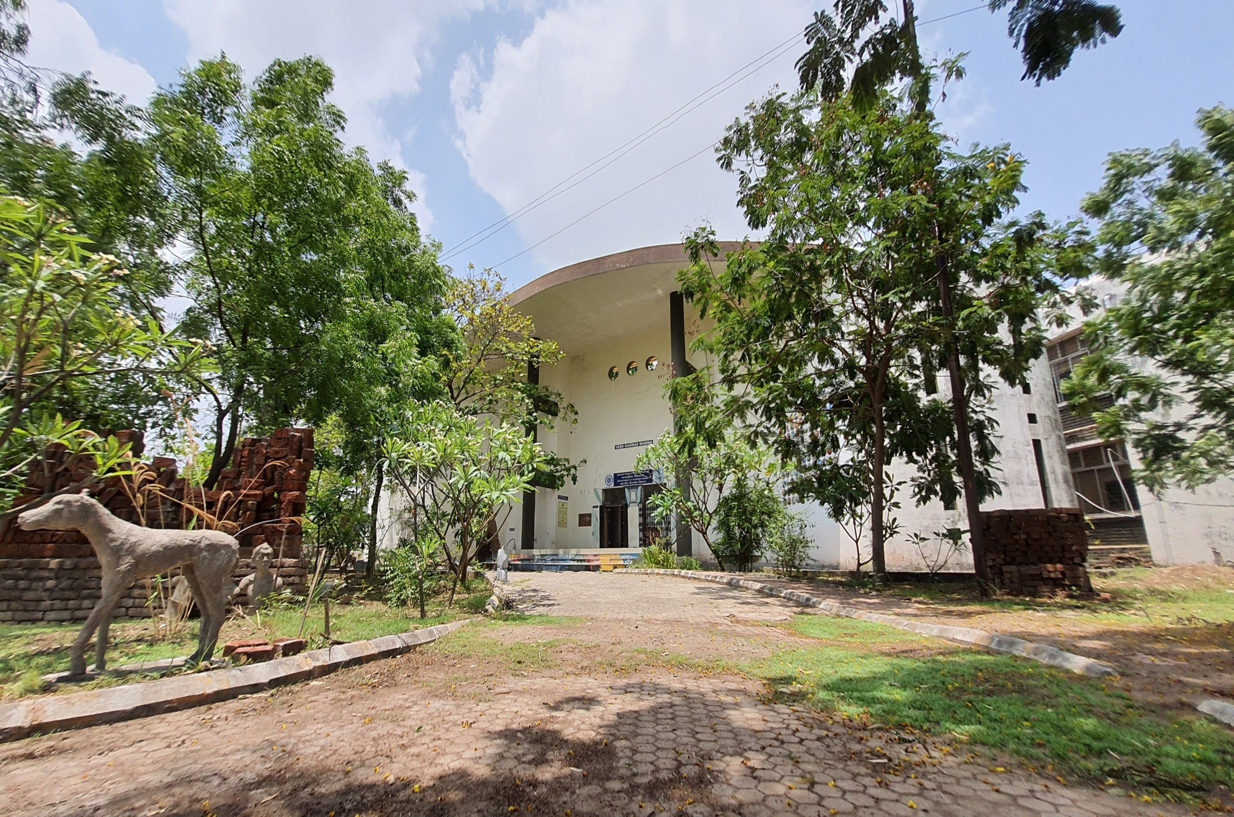 CAMPUS