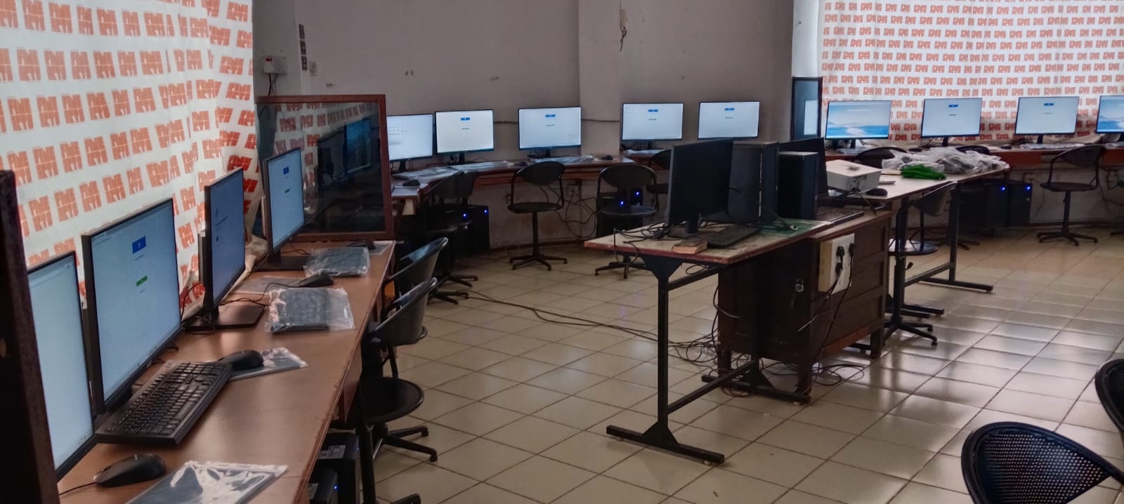 COMPUTER LAB