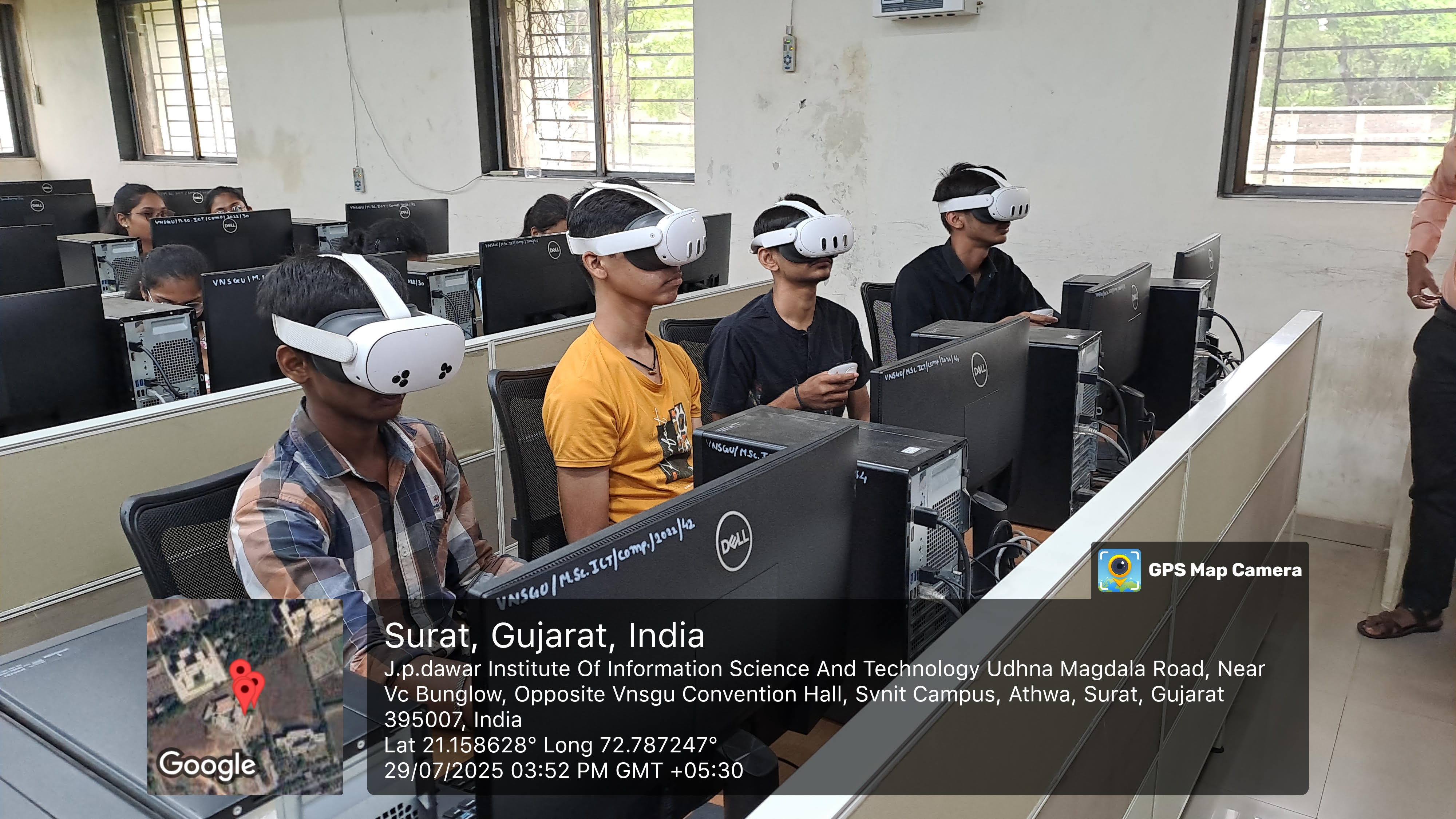 AR-VR Lab and Photos